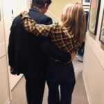 Kelly Ripa Instagram - I got you babe @davidmuirabc 🌎😘