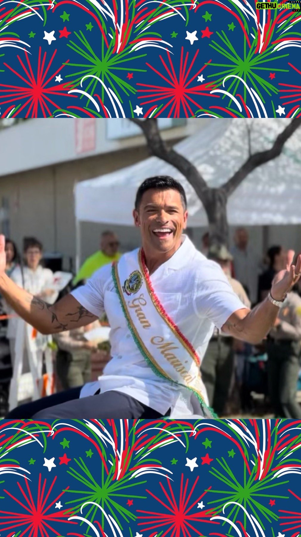 Kelly Ripa Instagram - ¡Viva México! 🇲🇽 @Instasuelos was increíble today as the Grand Marshal for the #EastLaParade! Feliz #MexicanIndependenceDay ❤️💚 East Los Angeles, California