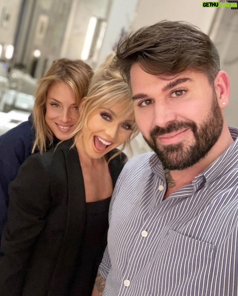 Kelly Ripa Instagram - She bangs (delayed post from a long work sleep-under) Dress: @thevampireswife Jewelry: @stephenrusselljewelry Hair: @ryantrygstadhair Makeup: @kellyripa Styling: @audreyslaternyc Photo: @theyoungestyung