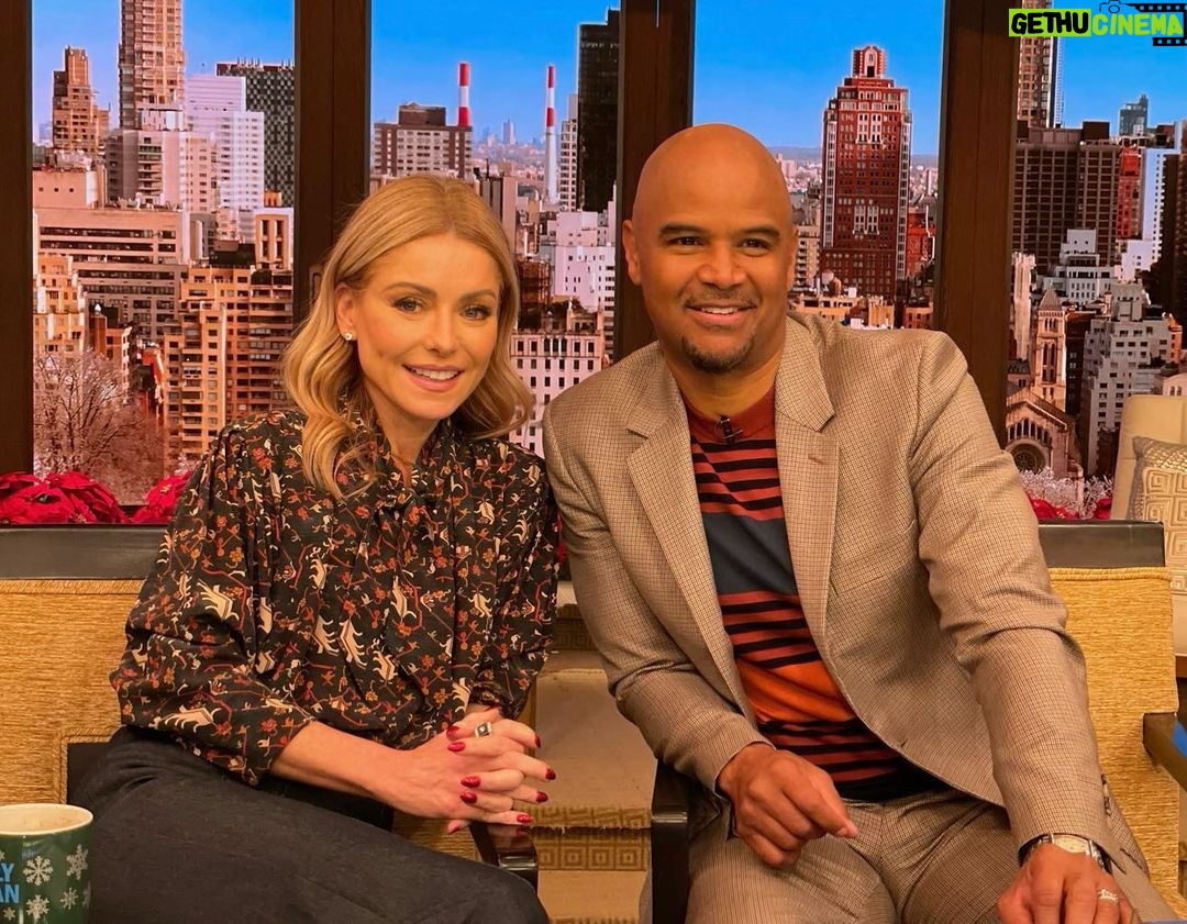 Kelly Ripa Instagram - 30 years of friendship enters the Matrix today on #live ! @alldondre brings his A game, vintage pics, and #keanureeves (swipe to see us in 91’) I brought my signature awkward pose. You’re welcome