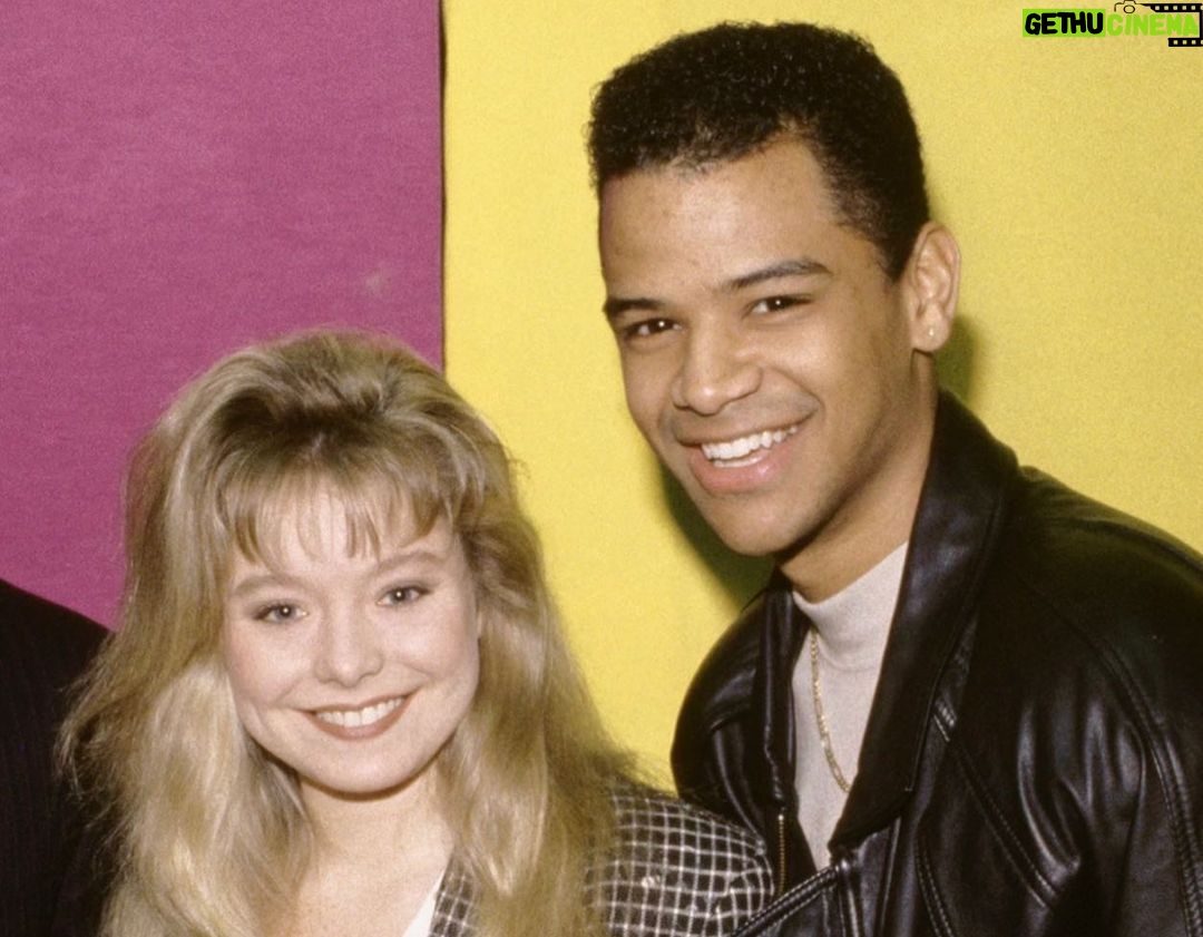 Kelly Ripa Instagram - 30 years of friendship enters the Matrix today on #live ! @alldondre brings his A game, vintage pics, and #keanureeves (swipe to see us in 91’) I brought my signature awkward pose. You’re welcome