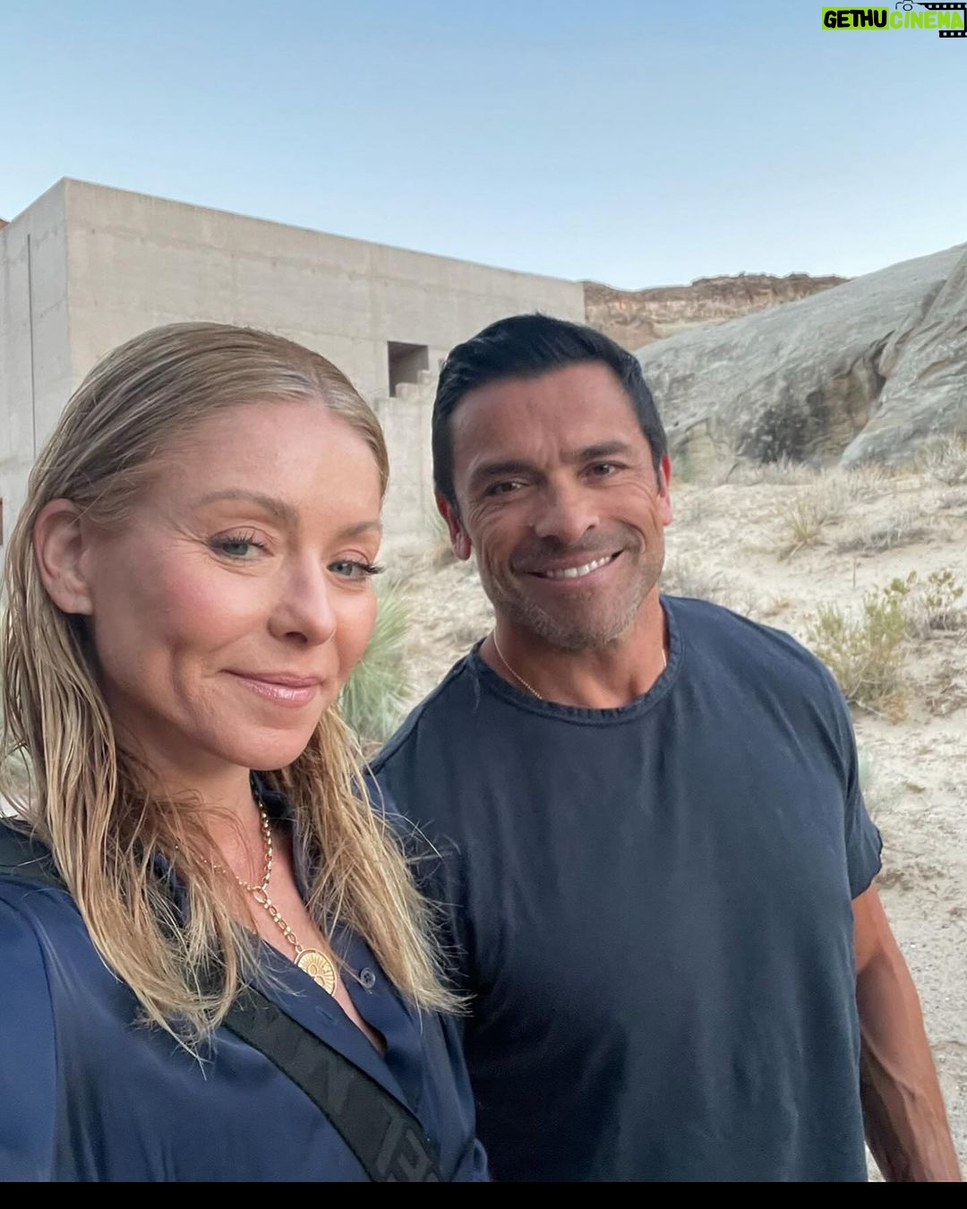Kelly Ripa Instagram - My funny Valentine…Celebrating 29 years of ♥️ with this guy 😍 @instasuelos