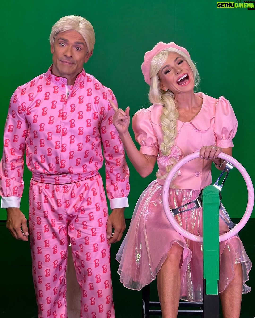 Kelly Ripa Instagram - A little BTS sneak peek 👀 The countdown is on … 2 days until Live’s After The Oscars!