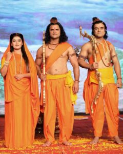 Khesari Lal Yadav Instagram - अयोध्या जी में प्रभु श्रीराम के किरदार मिले के सौभाग्य कुछे लोग के प्राप्त होला। आज हम धन्य हो गईनी। आप सब अपन आशीर्वाद बनाये रखीं। जय श्रीराम।। 🚩