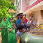 Khesari Lal Yadav Instagram – Aap sabke pyar se badhkar toh kuch nahi hai mere liye🙏🙏 Aur aaj ye Car bhi aap logo ki wajah se hai ❤️❤️#Thank you #loveyou #defender Mumbai, Maharashtra