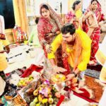 Khesari Lal Yadav Instagram - त्र्यम्बकं यजामहे सुगन्धिं पुष्टिबर्धनम् उर्वारूकमिव बन्धनान् मृत्योर्मुक्षीय मा मृतात् #harharmahadevॐ #omnamahshivaya #rudrabhishek🌿🙏🕉️😇 Mumbai Maharashtra