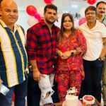 Khesari Lal Yadav Instagram - आज @sharmilasingh26 दीदी का जन्मदिन था। उनसे मिलकर उनको जन्मदिन की बधाई और शुभकामनाएं दी। महादेव आपकी हर मनोकामना पूरी करें और आपको सारी खुशियाँ दें, दीदी। प्यार ❤️