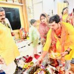 Khesari Lal Yadav Instagram - त्र्यम्बकं यजामहे सुगन्धिं पुष्टिबर्धनम् उर्वारूकमिव बन्धनान् मृत्योर्मुक्षीय मा मृतात् #harharmahadevॐ #omnamahshivaya #rudrabhishek🌿🙏🕉️😇 Mumbai Maharashtra