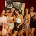 Kiana Madeira Instagram - Un brin de folie égaye la vie 😽 LE SPEAKEASY