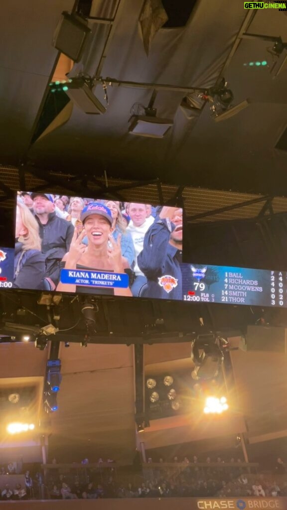 Kiana Madeira Instagram - When I tell you that anything is possible when you walk in step with Jesus!! Little Kiana is dancing right now 🥰 Also love that they used a clip from Trinkets!! Moe forever ♾️ Thank you @nyknicks & @thegarden ✨ And of course, our girl @jusst1julie 😻 Watch both seasons of Trinkets on @netflix 💜 Madison Square Garden