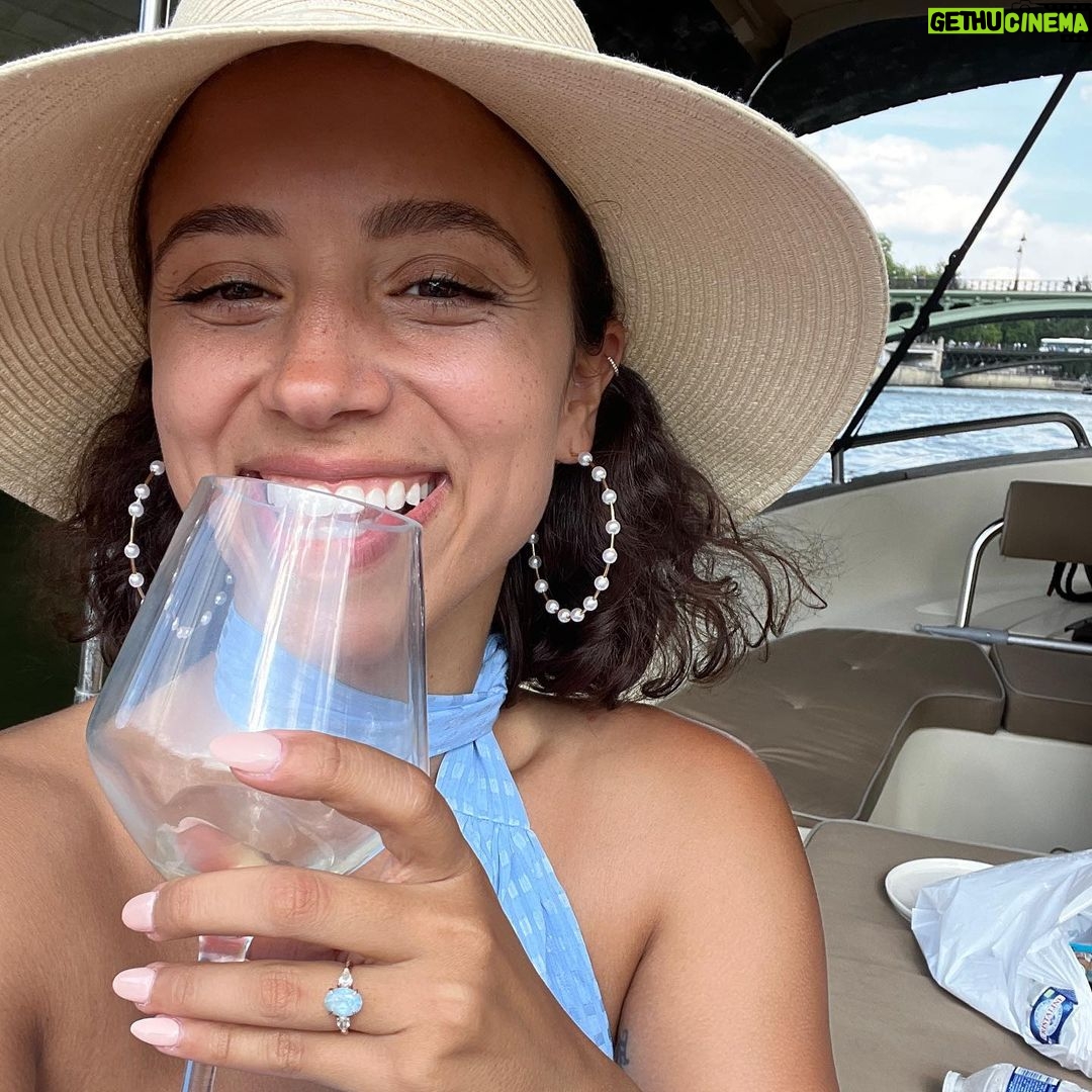 Kiana Madeira Instagram - And just like that, France was never the same. Happy bachelorette, my seka!! @tianadevrnja 😍✨🦋 Paris, France