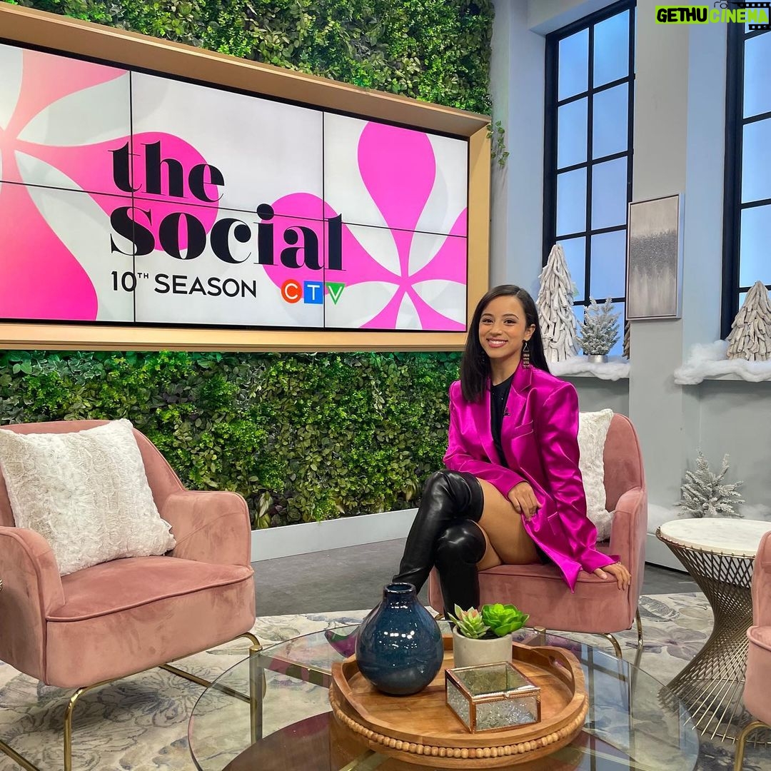 Kiana Madeira Instagram - Baby’s first talk show 🥺 Thank you to the beautiful humans at @thesocialctv for having me as the fifth chair🦋 Beautiful energy!! A day I will remember forever 🥰
