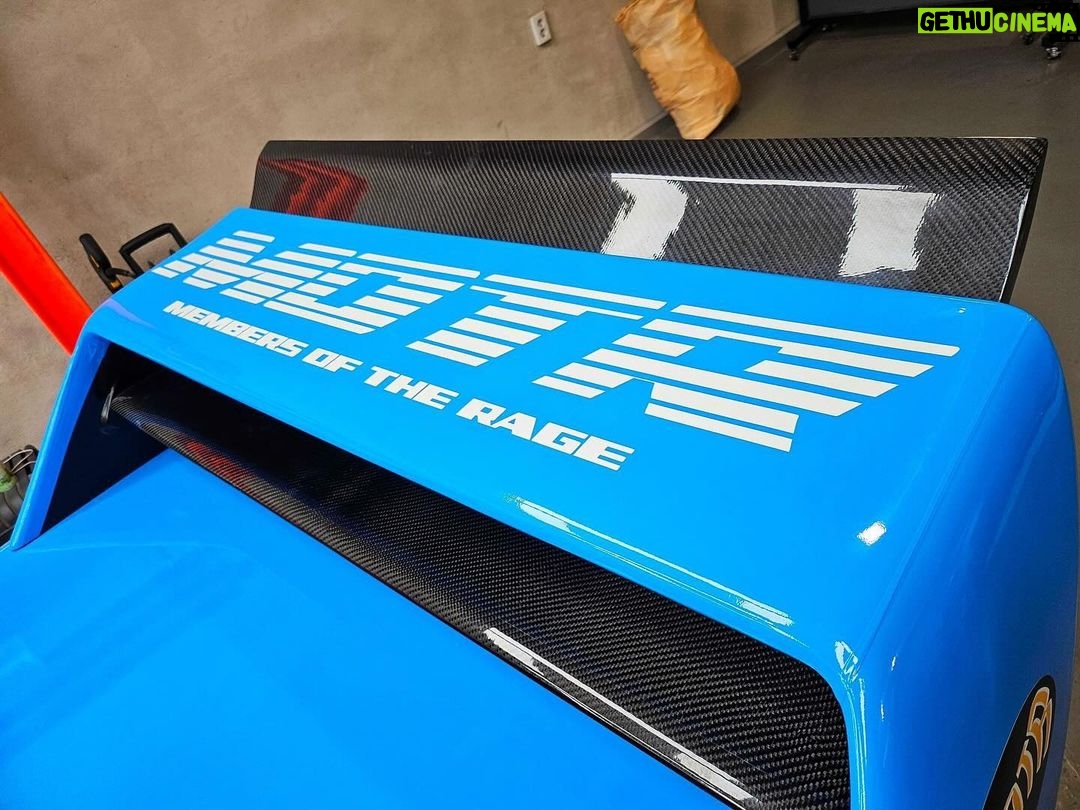 Kid Cudi Instagram - @peachesoneuniverse x @membersoftherage ππ To the Peaches team, THANK YOU for this ILLLL fuckin gift!! Yall snapped!! Had a hand in designing this bad boy. Cant wait to drift this bitch ππΎβ¨βπΎπ #motr #membersoftherage #E30 @bmw