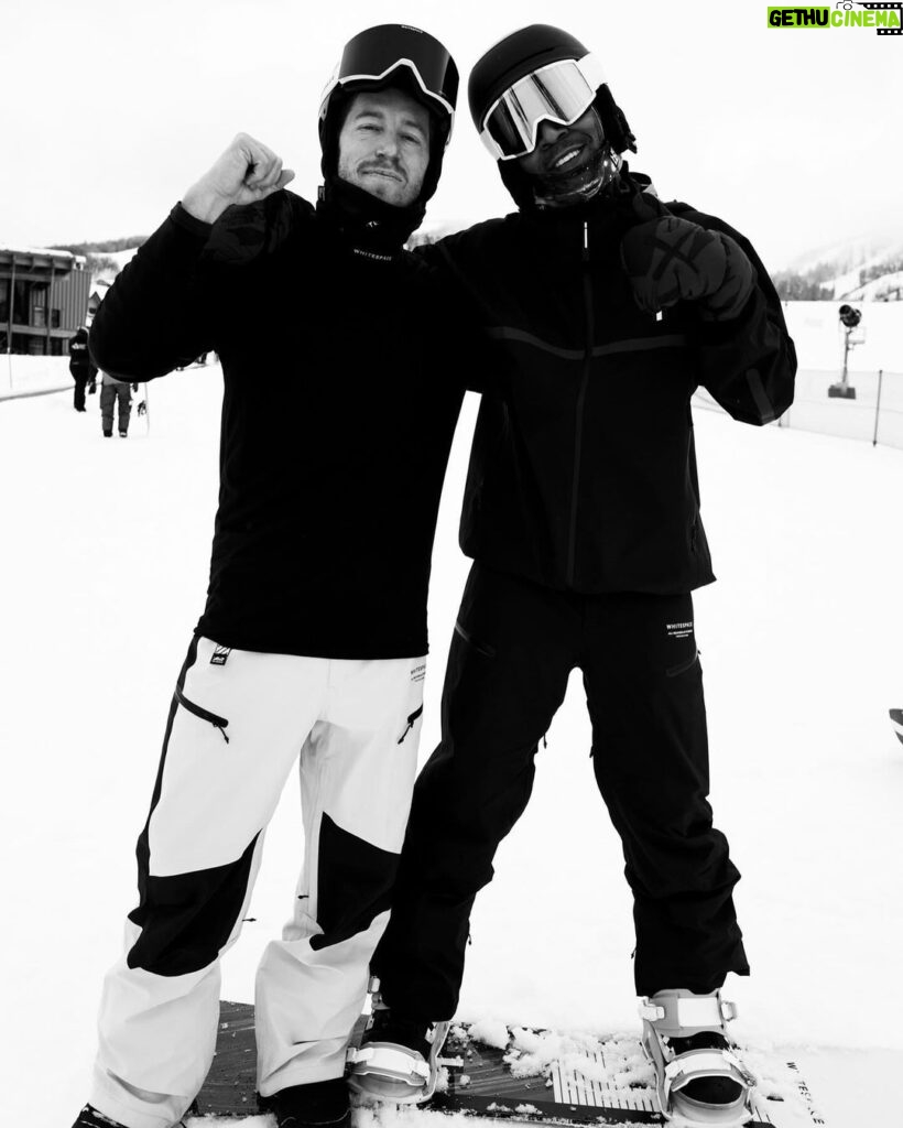 Kid Cudi Instagram - Went snowboarding for the first time all week and had the homie @shaunwhite take me out and give me lessons. We met last year and I remember I was tellin him Id never snowboarded before but I wanted to and he said he'd take me out. He kept his word and man was it awesome. This was such a beautiful memory made the past week w amazing people. Man I feel so blessed. We got some footage too of me on the slopes strugglin which should be fun to see haha more comin soon!! 📸 Mike Dawson
