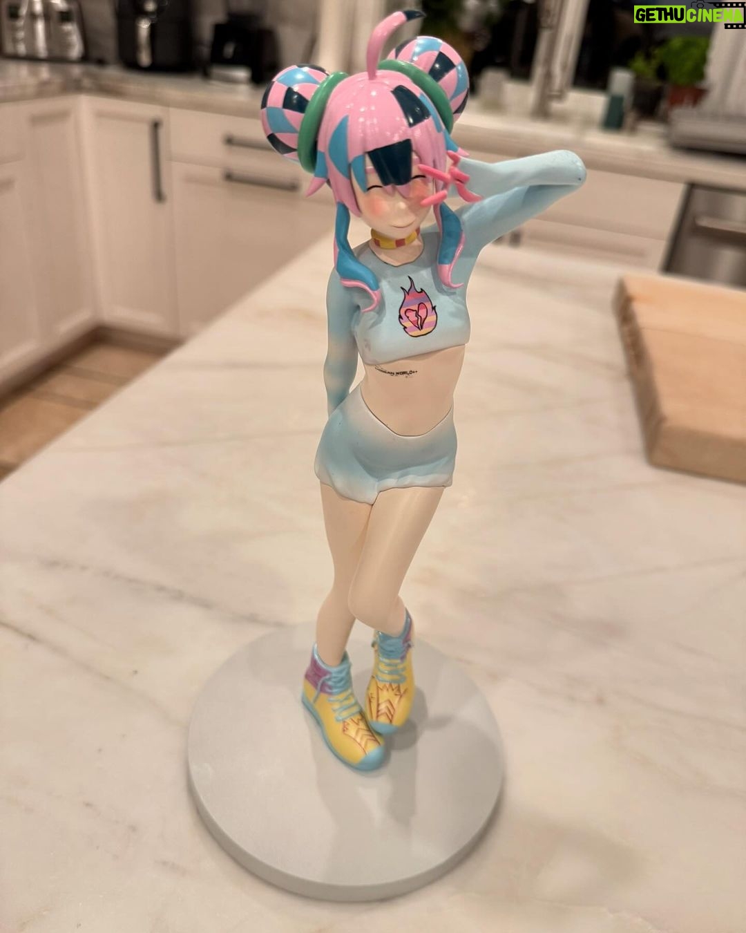 Kid Cudi Instagram - Gift for my bday from the chosen @oseanworld ππΎβ¨β€οΈ thanx fam!! I LOVE IT!!! A rare Yameii sculpture, only 7 made, and some dope artwork done by Osean himself, and also a cool book that shows a full episode Deadric City. Ull be seein a bit more from Osean and I very very soon π MAD SOLAR βπΎππ @yameiionline