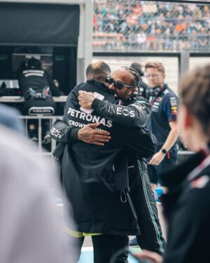 Kid Cudi Instagram - 🙏🏾💕✌🏾 Such a blessing seeing my guy do his thing today. Lewis, U are a very special human, it was truly an honor.  Congrats on an epic race my friend.  Looks like im hooked, ima have to start watchin more races.  Gotta support u brother, the love is mutual.  Thank u for takin care of us man!! Enjoy that MOTR pack!! @mercedesamgf1 @lewishamilton
