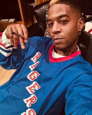 Kid Cudi Instagram - Haven't showed my face in awhile.  Here I am. Cookin ☺️✌🏾💕

#motr #membersoftherage