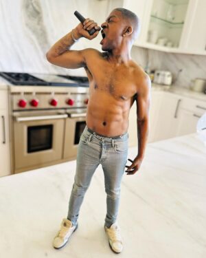 Kid Cudi Instagram - Working on something special for u guys...

This is a 1 of 1 test of some figurines im doing.  Got a bunch of other poses, different fits.  I was so blown away when I first saw this, the detail, is unmatched.  Truly mind blowing.  More info on these soon.  Might see me at ComicCon too 🤫 

P.S. yes that is my real back tattoo.  Ive had it for months now.  This is a first lil peak at it. ☺️✌🏾💕