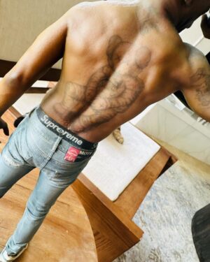 Kid Cudi Instagram - Working on something special for u guys...

This is a 1 of 1 test of some figurines im doing.  Got a bunch of other poses, different fits.  I was so blown away when I first saw this, the detail, is unmatched.  Truly mind blowing.  More info on these soon.  Might see me at ComicCon too 🤫 

P.S. yes that is my real back tattoo.  Ive had it for months now.  This is a first lil peak at it. ☺️✌🏾💕