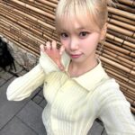 Kim Chae-won Instagram – 🦊💛
#ad #maisonkitsune #babyfox #베이비폭스 Maison Kitsuné Seoul