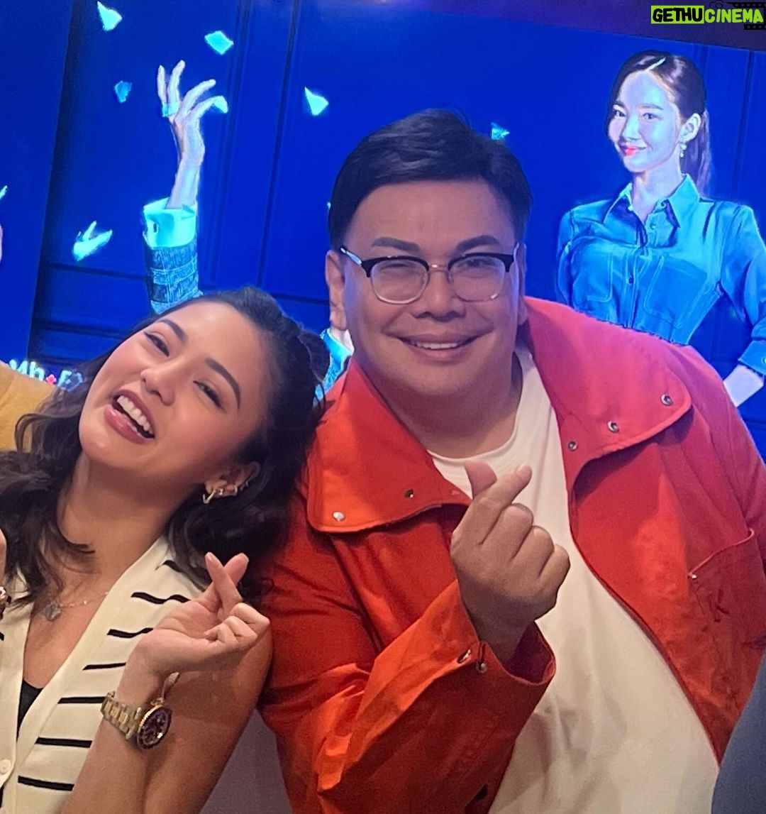 Kim Chiu Instagram - I can’t believe we’re airing soon. Four days to go #WhatsWrongWithSecretaryKimPH na. Mar18 But before anything else, I want to offer this show to Sir Deo. Yesterday was his 40th day, and I still could not believe he is gone. He was one of the most down-to-earth bosses in ABS-CBN, one of the most brilliant minds, and like a father who always looked after his children. This is the last show he entrusted me with, and the @dreamscapeph fam told me he watched the rushes of the show before he left. I remember he messaged me about how happy he was after watching the clips. I didn’t know that time that he was already in the hospital. Fighting for his life. 😔 The video I posted was his reaction to how proud he was of me while I played the role of Juliana(Linlang). Sir deo I promise to always make you proud. Most especially playing the role of Secretary KIM. Even though we can’t see you, I know you’re watching over us in heaven. I love you, Sir Deo. Thank you for all the trust and love. I miss you very, very much. 🤍 We offer this show to you.🙏🏻🕊️ #WWWSK #WWWSKPH Thank you ate @carlmerced for the video.