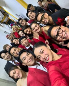 Kim Chiu Instagram - Forever grateful! Forever thankful!❤️💚💙 Maraming Salamat mga Kapuso!🫶🏻 See you on April 6. 12nn😉✨✨✨ #ShowtimesaGMA @itsshowtimena