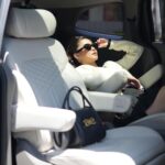 Kim Chiu Instagram - ‘Chinita Princess’ turned ‘Passenger Princess’✨👑👸🏻 My favorite part of traveling to work is when I get to enjoy the Hyundai CUSTIN’s second row VIP seats with relaxation mode! It’s so comfy I almost drift into sleep!💙 #Hyundai #InnovateEveryday @hyundaimotorphilippines #hyundaicustin