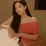 Kim Da-hyun Instagram – 작년부터 준비한 이번 앨범에 제가 작사한 곡이 실리는 것만으로도 기쁜 마음이었는데 원스가 편지로, 버블로도 우리 다현이가 작사한 노래들 잘 듣고 있다고 말해줄 때마다 뿌듯하고 힘이 나요. You get me는 콘서트 투어할 때 원스들을 보면서 느낀 감정들을 가사에 썼다고 말했었는데, 원스는 저에게 정말 큰 힘이 되어주는 존재예요. 이번 활동도 고생 많았고 또 봐요🫶