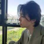 Kim Jin-woo Instagram - 1년만에 파운데이션 이란걸 발라봤다