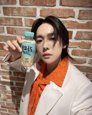 Kim Jin-woo Instagram - 광고광고광고광고광고광고광고광고광고광고광고광고광고광고광고광고광고광고광고광고광고광고광고광고
#광고 #조지아라떼니스타 #부드러움의별
달콤한 부드러움이 가득 담긴 커피 음료가 나왔어요! 우리 모두 부드러움에 빠져! 나랑 같이 노래부르자! 라떼니스따~! 부드러움의 벼얼~
@georgiacoffee_korea