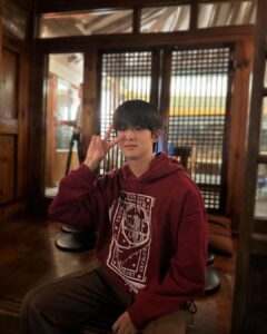 Kim Min-kyu Instagram - 🍁🍁