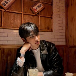 Kim Min-kyu Instagram - 🌝🍻