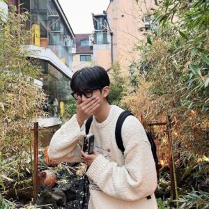 Kim Min-kyu Instagram - 주문하신봄나왔습니다!
#영수증드릴까요?