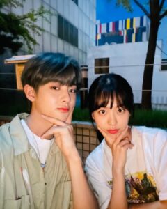 Kim Min-kyu Instagram - 1년동안 지한이로 지내오면서 많은걸 배울 수 있어서 너무 행복했습니다 . 촬영하는 동안 같이 고생해주신 스탭분들과 배우님들께도 너무 감사드리고 잊지못할 추억이 될것 같습니다 . 많이 부족했지만 앞으로 더 노력해서 좋은 작품으로 인사드리겠습니다 ^^ 지금까지 서지한이였습니다 . 감사합니다 #IDOL#서지한#끝