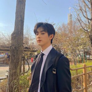 Kim Min-kyu Instagram - 안녕, 봄 🌸🌸