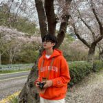 Kim Min-kyu Instagram - 벚꽃구경🌸🌸 #성공or실패??#비만안왔어도...