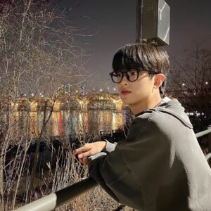Kim Min-kyu Instagram - 🌉🌉