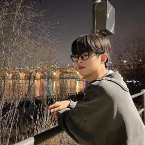 Kim Min-kyu Instagram - 🌉🌉