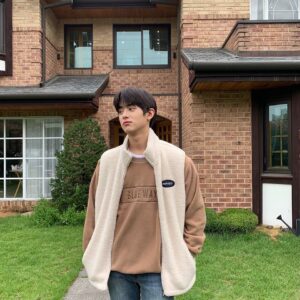 Kim Min-kyu Instagram - 곰돌이🐻