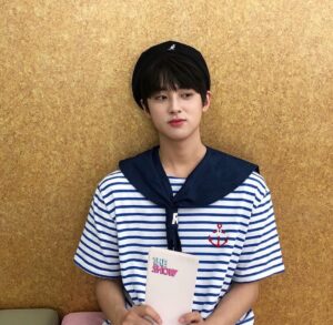 Kim Min-kyu Instagram - 마린보이🐬🐬