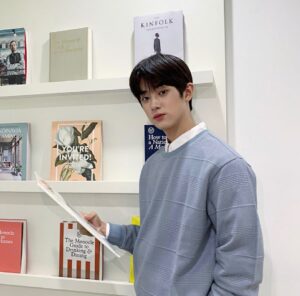 Kim Min-kyu Instagram - 하늘하늘 ☁️☁️