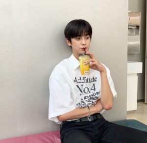 Kim Min-kyu Instagram - 밍쇼 🧐🧐
