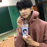 Kim Min-kyu Instagram – 무민단~ 항상 제가 힘들때마다 힘이 되어 주셔서 
너무 고맙고 생각지도 못한 커피차&분식차도 고마워요❤️❤️
맛있는거 먹었으니까 앞으로도 더 화이팅 할께요🥰🥰
#무민단 #고마워요 #천남욱 #화이팅
#무민단다시한번더고마워요