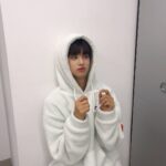 Kim Min-kyu Instagram - 뭐하는중이게요??