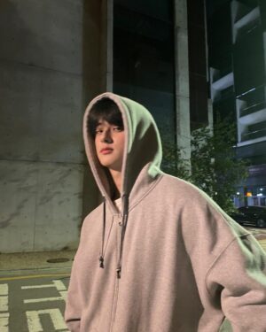 Kim Min-kyu Instagram - 같이걸을사람~