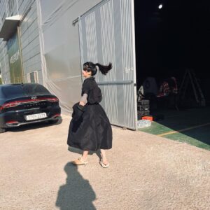 Kim Tae-ri Instagram - 김태리의 브이로그 거기가 여긴가
마지막화 많관부!