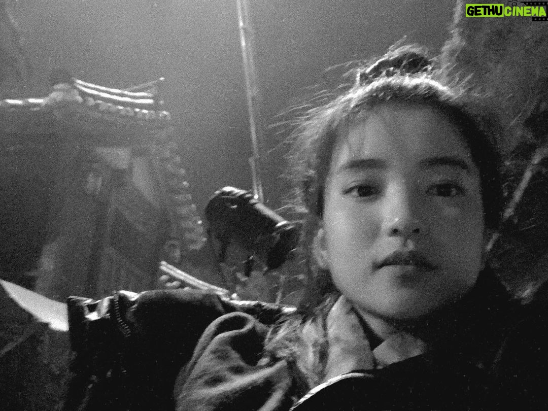 Kim Tae-ri - 403.9K Likes - 드디어 외계인2부가 개봉했습니다! 시간의 문을 건너 영화관에서 만나요-! 모든 관객분들, 감사합니다