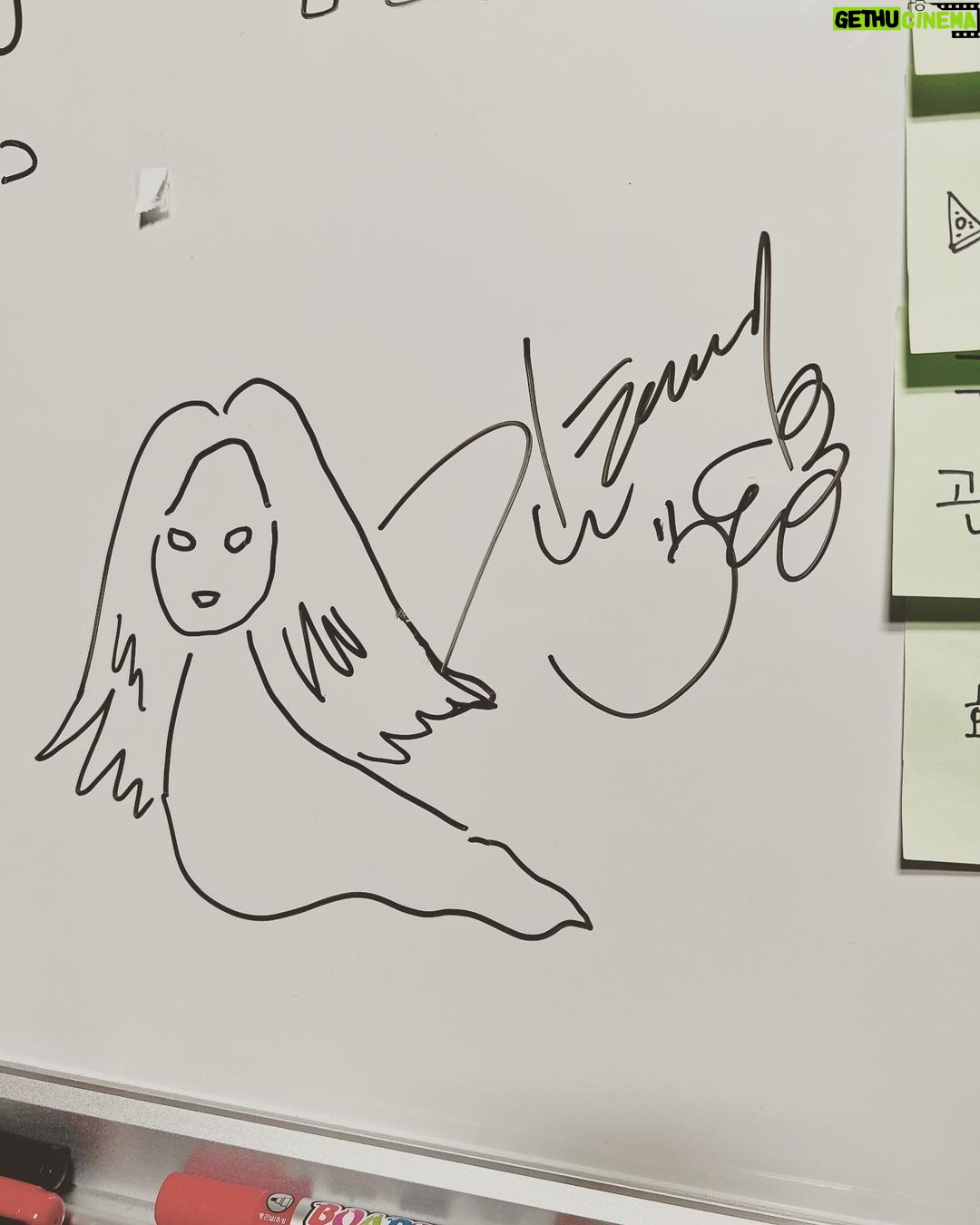 Kim Tae-ri Instagram - 악귀 3,4화가 오늘밤 내일밤 10시에 방송됩니다 👻