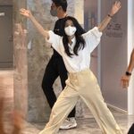 Kim Tae-ri Instagram – 외계+인 3weeks
정신없이 행복하게 즐거이 마쳤습니다~ 영화는 여름 계속 극장에 있을테니 아직 안보신 분들은 영화관으로 move move해주십시오~ 무더운 여름날 영화관 한자리 채워주셔서 감사했어요. 내내 함께 하고 싶지만 우리는 또 다시 2부와 함께 돌아올게요. 감사합니다 건강하세요! 모든 외계+지구인들 화이팅! 

(몇몇사진은 인터넷에서 주워왔어요 찍어주셔서 감사합니다 히히)