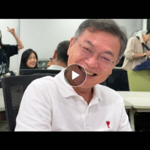 Kim Tae-ri Instagram - 외계+인 3weeks
정신없이 행복하게 즐거이 마쳤습니다~ 영화는 여름 계속 극장에 있을테니 아직 안보신 분들은 영화관으로 move move해주십시오~ 무더운 여름날 영화관 한자리 채워주셔서 감사했어요. 내내 함께 하고 싶지만 우리는 또 다시 2부와 함께 돌아올게요. 감사합니다 건강하세요! 모든 외계+지구인들 화이팅! 

(몇몇사진은 인터넷에서 주워왔어요 찍어주셔서 감사합니다 히히)